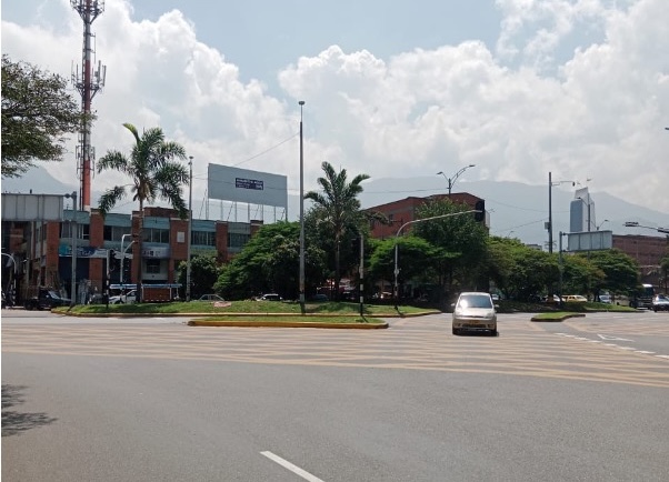 Valla Tradicional con Iluminación - Avenida del Ferrocarril