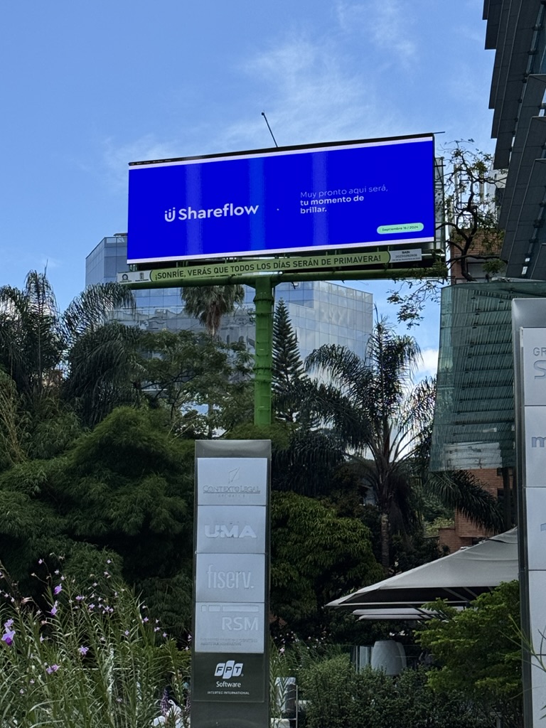 Pantalla LED DOOH Av. El Poblado · CC One Plaza – Medellín — foto 2